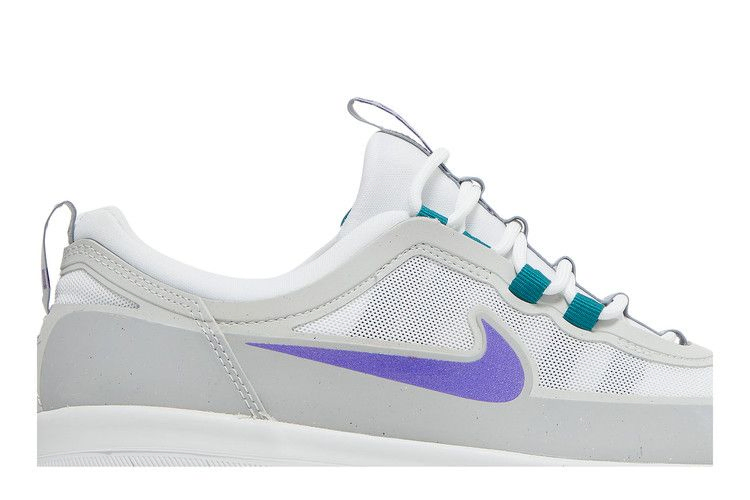 nyjah-free-2-sb-grape-bv2078-008_01