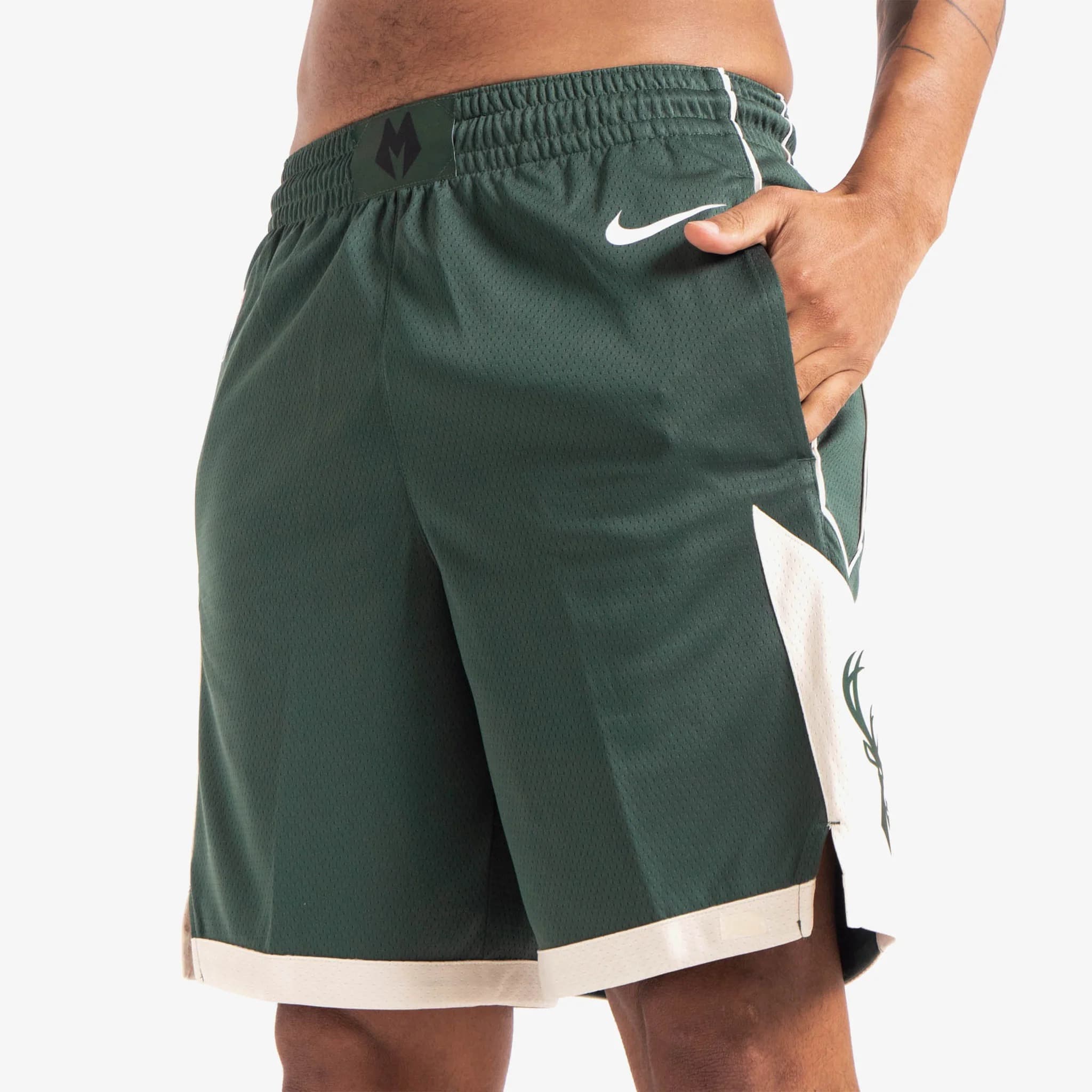 Спортивные шорты Nike Milwaukee Bucks 2024 Icon Edition Swingman NBA Shorts