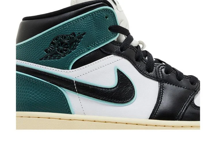 Кроссовки Wmns Air Jordan 1 Mid 'Oxidized Green'