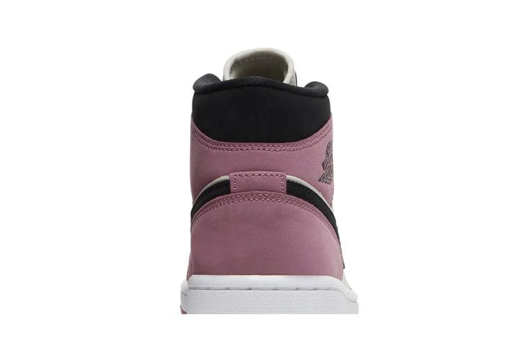 Кроссовки Wmns Air Jordan 1 Mid SE 'Berry Pink'