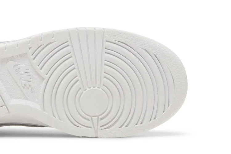 Кроссовки Nike Wmns Dunk Low 'Triple White'