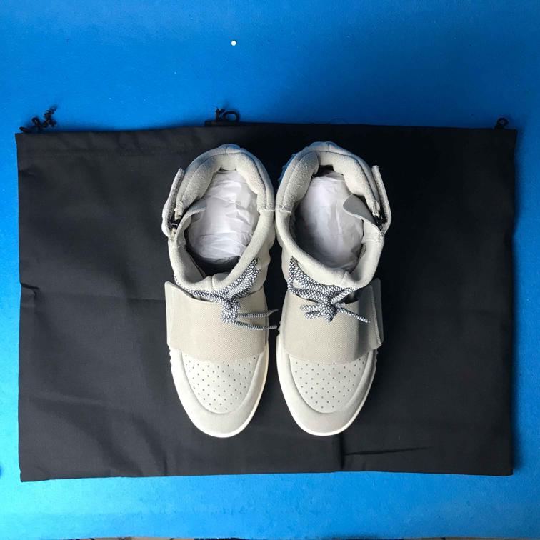 adidas-Yeezy-Boost-750-OG-Light-Brown-19