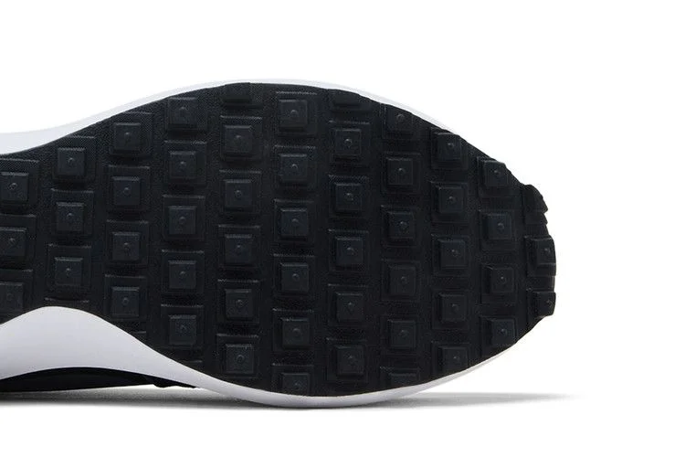 Krossovki-Nike-Waffle-Debut-Black-Off-Noir-4