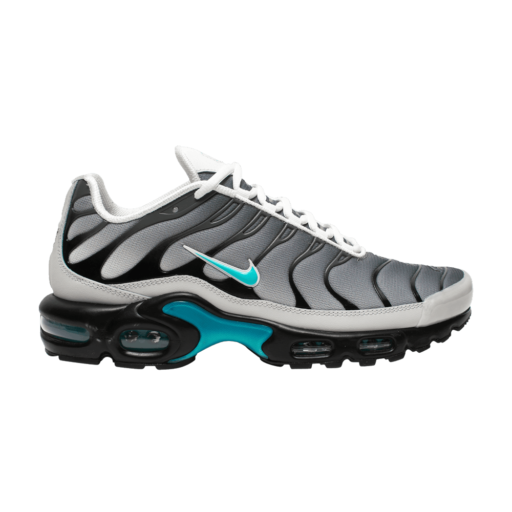 one-block-down-x-air-max-plus-matte-silver-fz3308-001