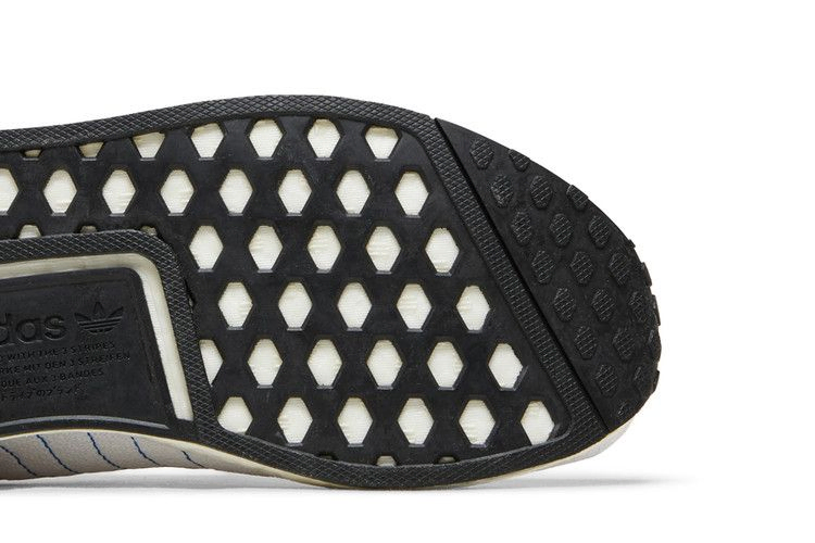 nmd_r1-v2-logo-patch-white-gx6265_04