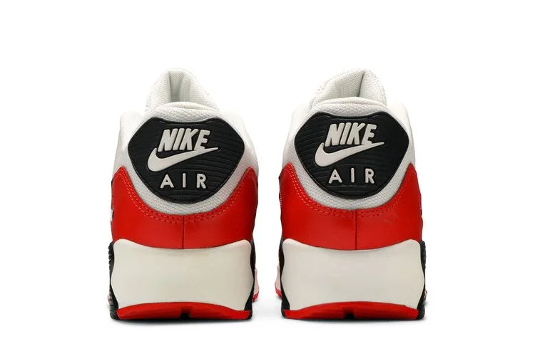 Krossovki-Nike-Air-Max-90-Essential-5