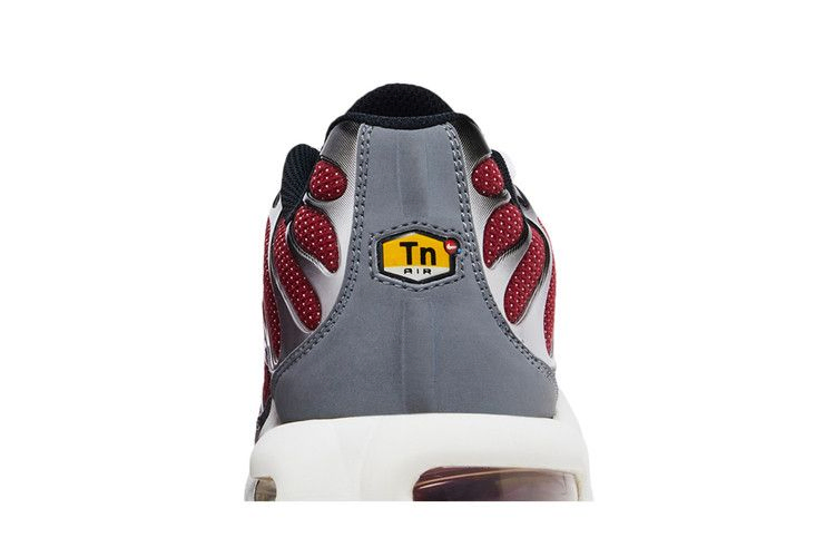 air-max-plus-team-red-cool-grey-dq3983-600_06