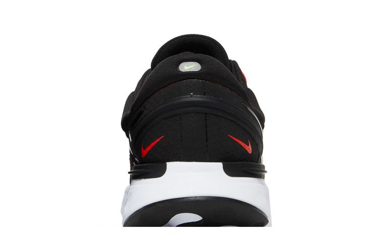 Кроссовки Nike React Miler 3 'Black Siren Red'
