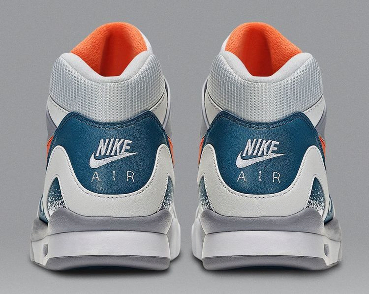 air-tech-challenge-2-blue-clay-643089-184_01