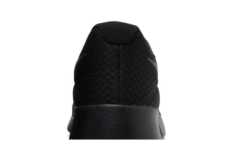 Кроссовки Nike Tanjun 'Triple Black'