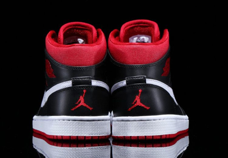 Кроссовки Air Jordan 1 Mid 'Black Gym Red'