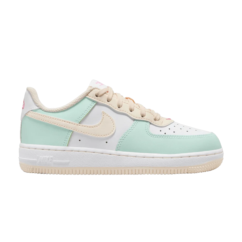 Krossovki-Nike-Force-1-PS-Emerald-Rise-Guava-Ice