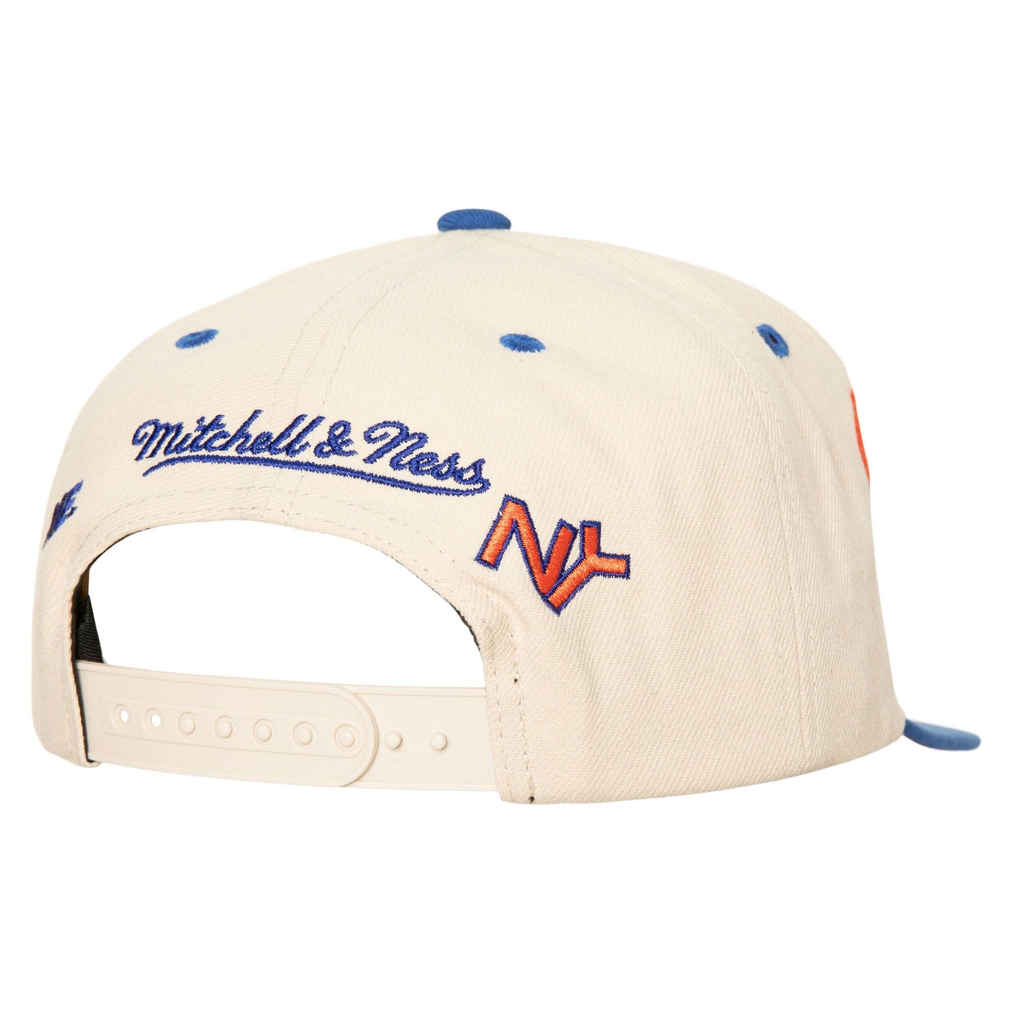Бейсболка Mitchell & Ness x Melody Ehsani Champions Snapback New York Knicks