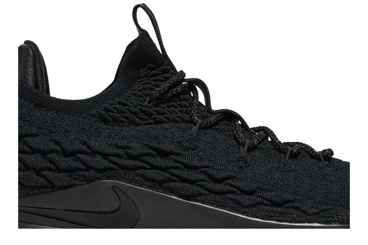 Кроссовки Nike LeBron 15 Low 'Triple Black'