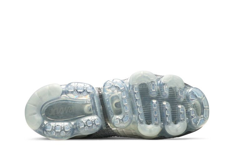 wmns-air-vapormax-flyknit-2-chrome-grey-942843-013_03