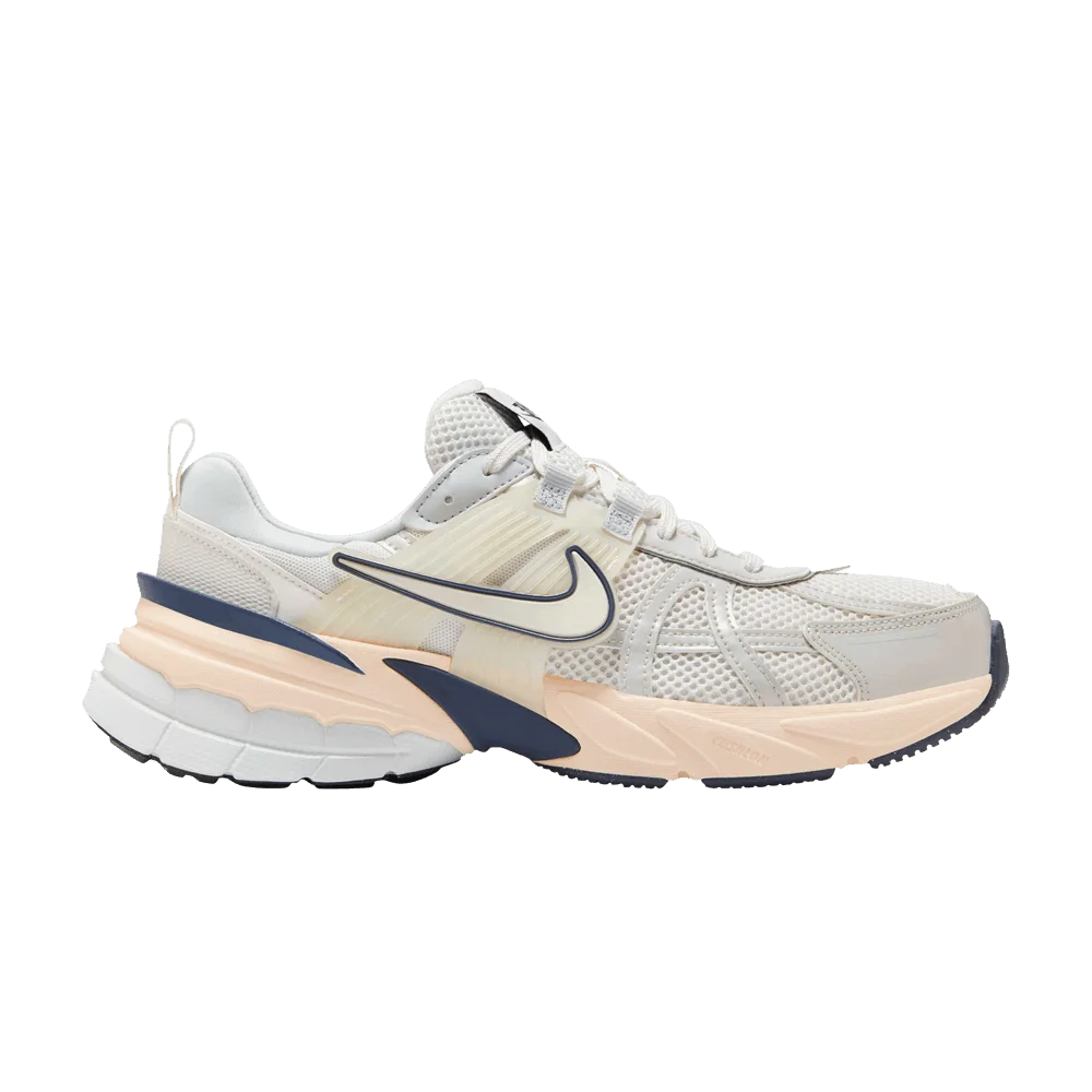 Кроссовки Nike Wmns V2K Run 'Platinum Tint Guava Ice'