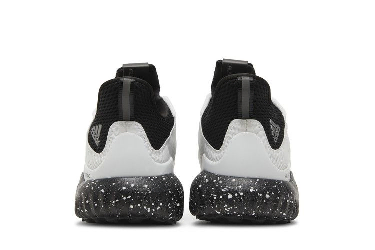 alphabounce-1-white-black-speckled-hp2305_05