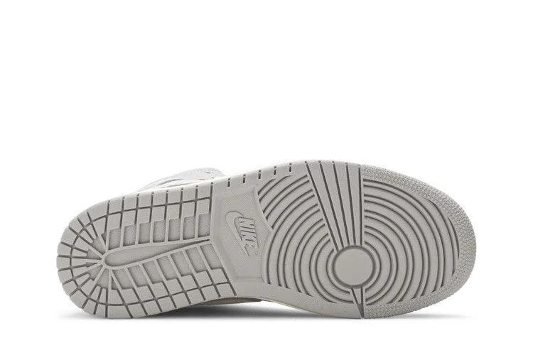 Кроссовки Wmns Air Jordan 1 Mid 'Grey Light Bone'