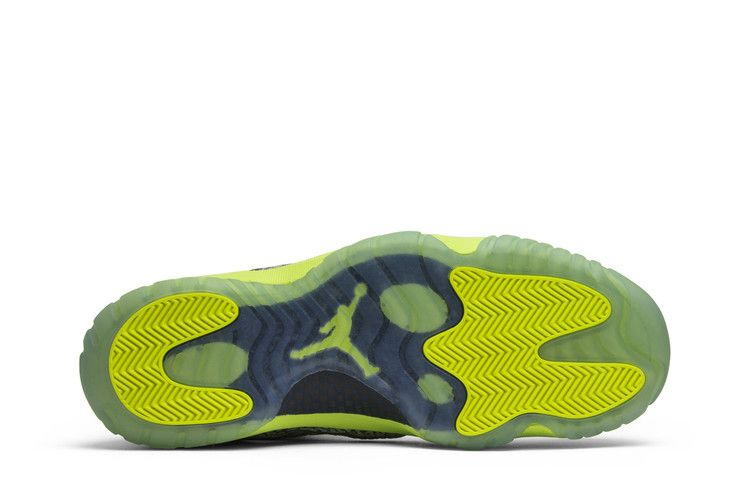 air-jordan-11-retro-low-ie-volt-919712-700_03