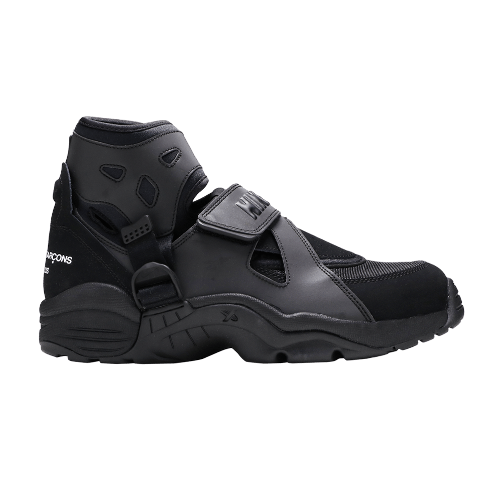 comme-des-garcons-x-air-carnivore-black-dh0199-001