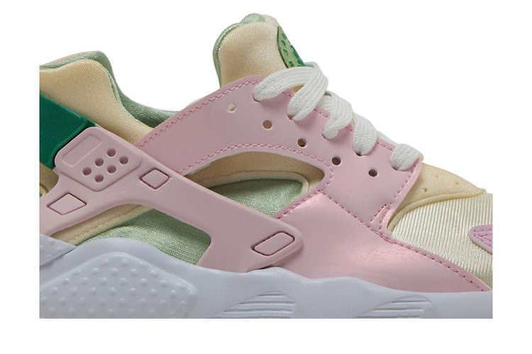 air-huarache-run-se-gs-strawberry-shortcake-dq0517-600_01