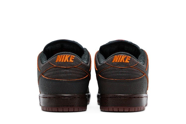 Кроссовки Nike Dunk Low SB 'Krampus'