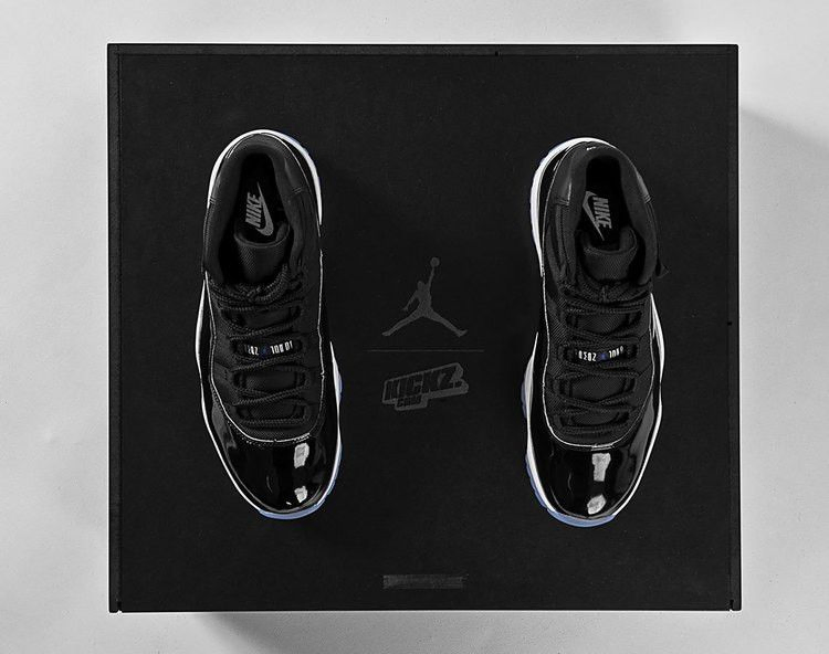 Кроссовки Air Jordan 11 Retro 'Space Jam' 2016 - Kickz Special Box