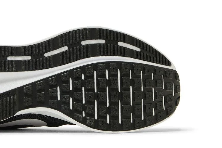 Кроссовки Nike Run Swift 3 'Black White'