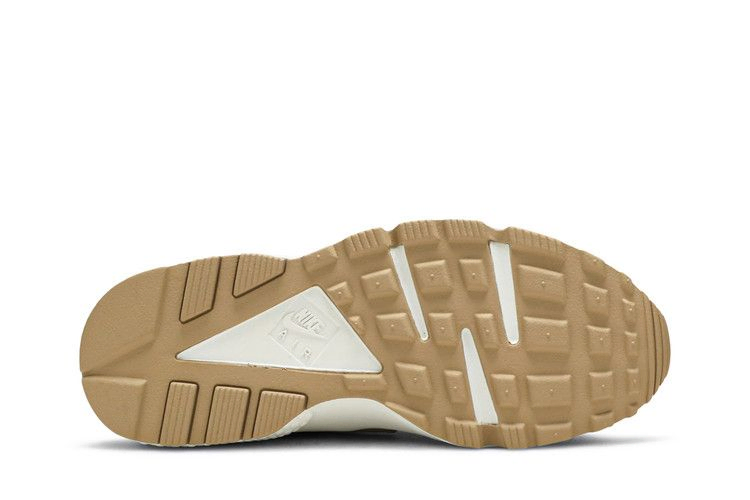 wmns-huarache-run-859429-900_03