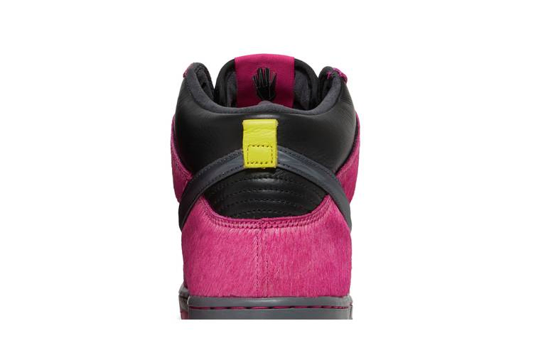 run-the-jewels-x-dunk-high-sb-active-pink-dx4356-600_06