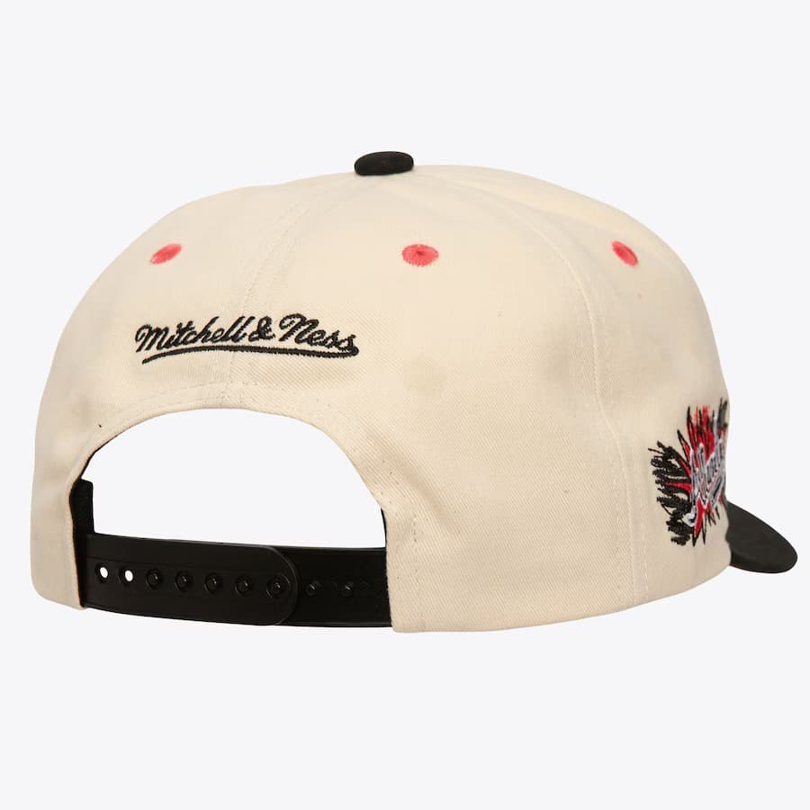 Бейсболка Mitchell & Ness Cream Atlanta Braves Overspray Pro Crown Snapback Hat