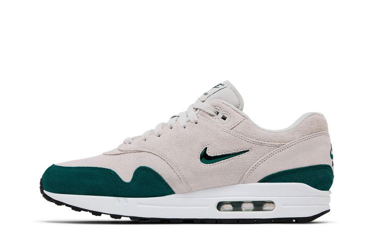air-max-1-sc-jewel-green-suede-918354-003_02