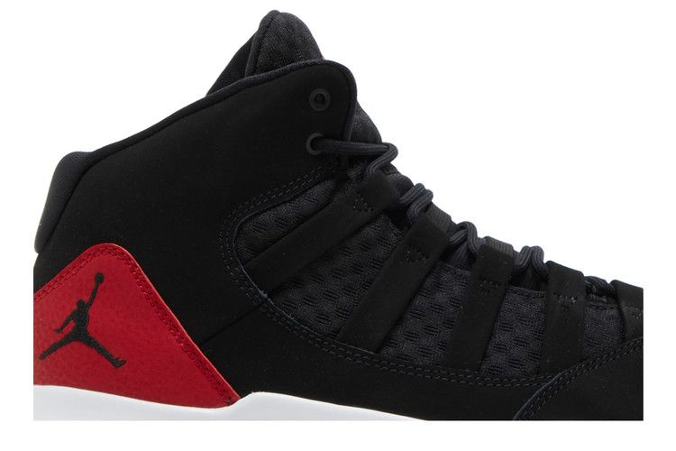 jordan-max-aura-black-gym-red-aq9084-023_01