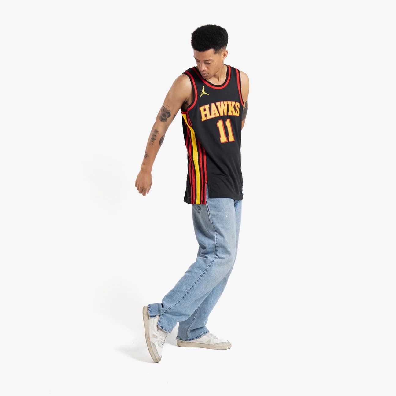 2023-24-Atlanta-Hawks-Trae-Young-11-Swingman-Association-Edition-Black-Jersey-3