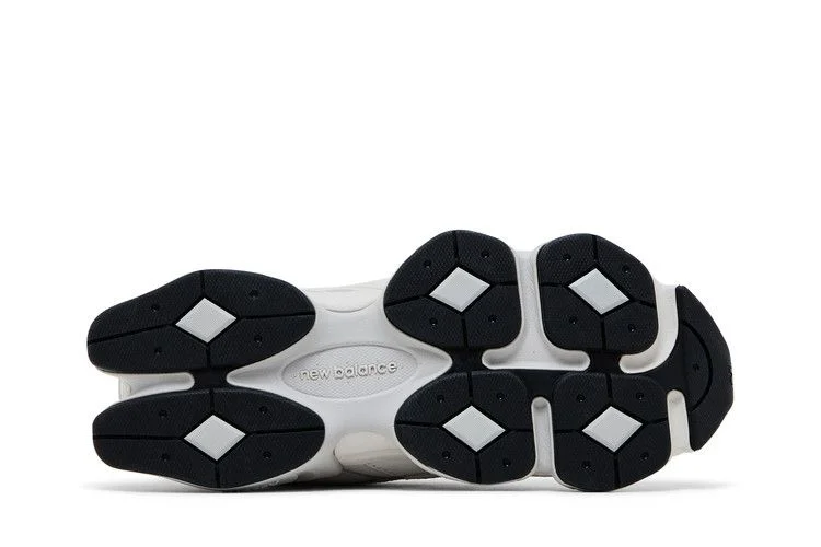 Кроссовки New Balance 9060 'White Black Metallic Silver'