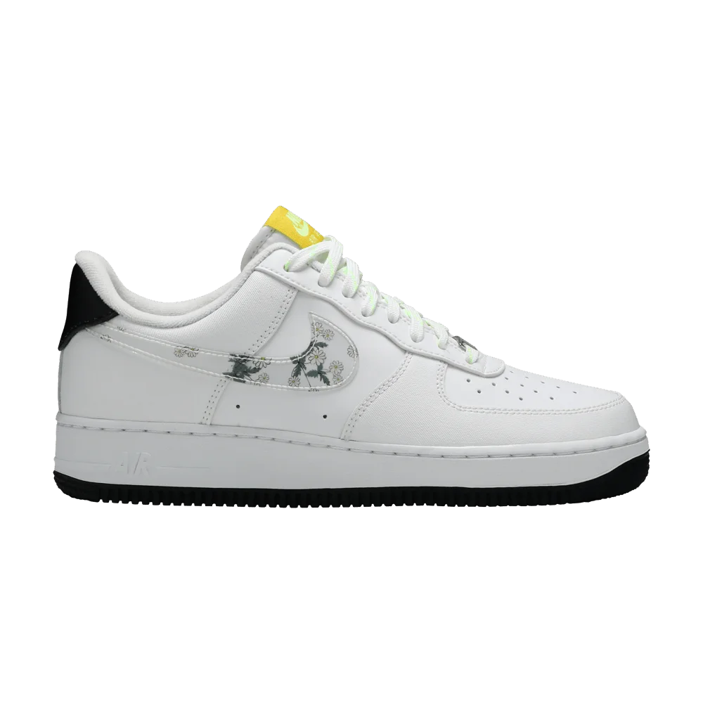 Krossovki-Nike-Air-Force-1-07-LV8-Daisy-Pack