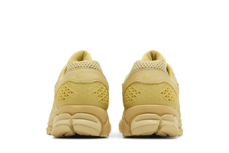 Кроссовки Nike Wmns Air Zoom Vomero 5 'Saturn Gold'