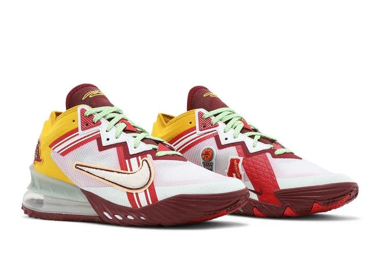 Krossovki-Mimi-Plange-x-Nike-LeBron-18-Low-Higher-Learning-7