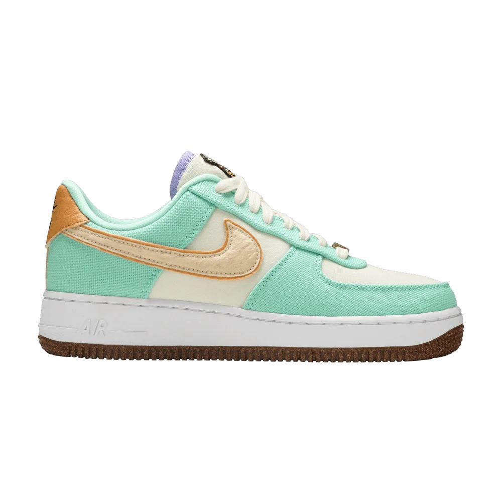 Krossovki-Nike-Wmns-Air-Force-1-07-LX-Happy-Pineapple