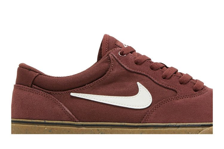 chron-2-sb-dark-pony-gum-light-brown-dm3493-201_01