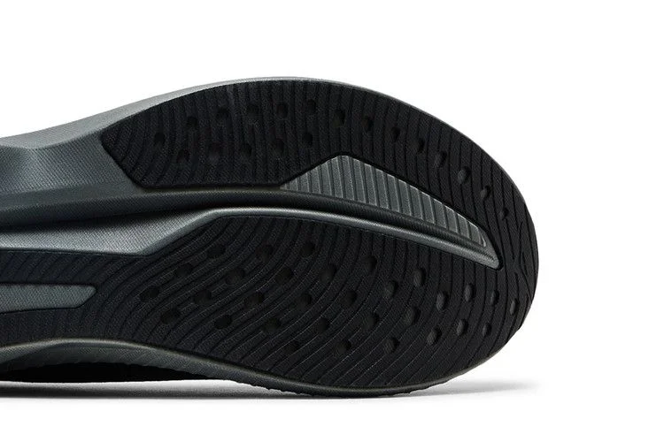 Krossovki-HOKA-Mach-6-Triple-Black-4