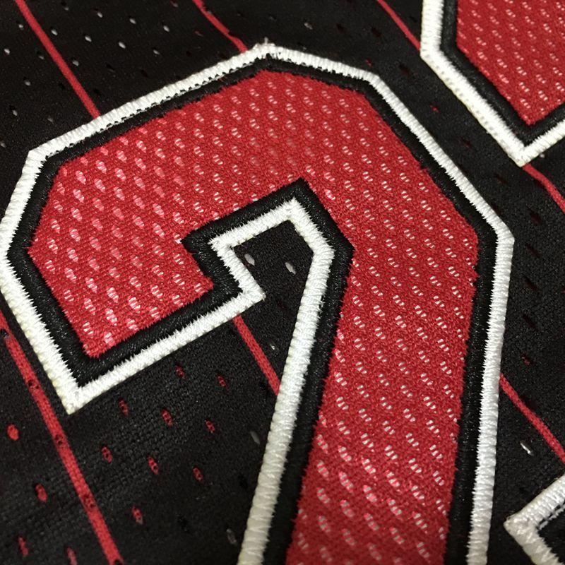 Chicago-Bulls-Michael-Jordan-1995-1996-Authentic-Jersey-7