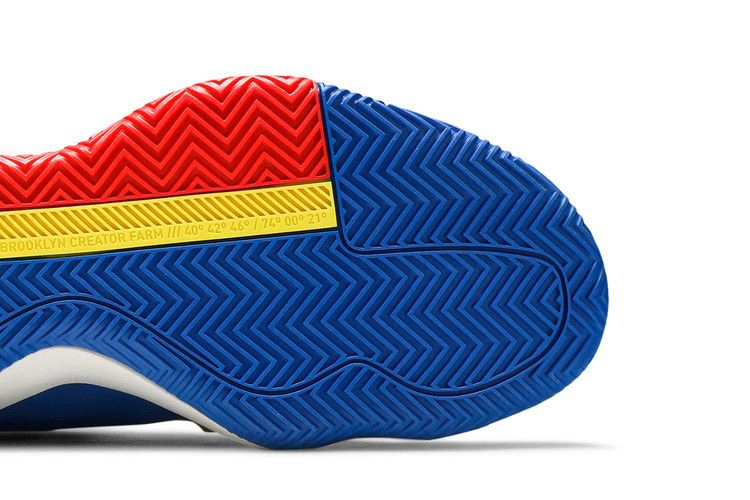 Кроссовки Marvel x adidas Pro Vision J 'Heroes Among Us: Captain Marvel'
