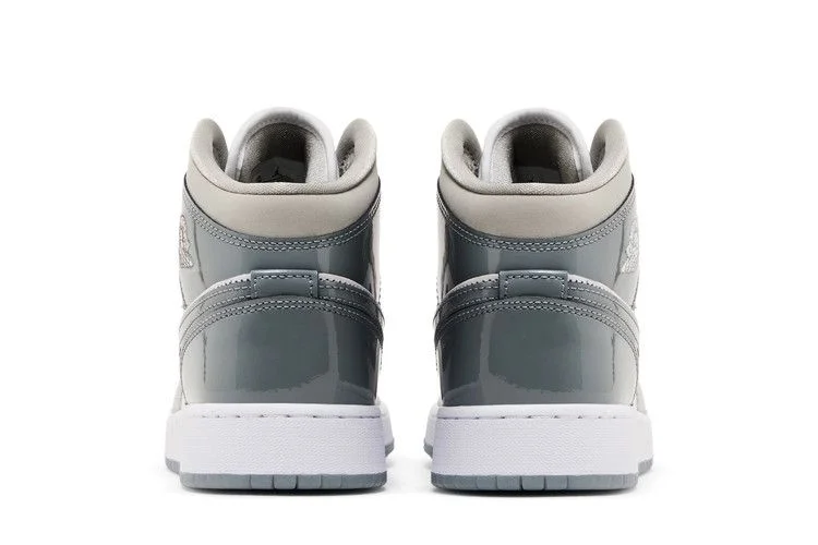 Кроссовки Air Jordan 1 Mid SE GS 'Patent Cool Grey'
