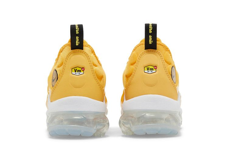 wmns-air-vapormax-plus-go-the-extra-smile-do5874-700_05