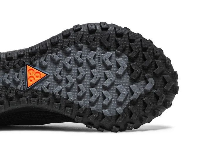 Krossovki-Nike-ACG-Mountain-Fly-Gore-Tex-Dark-Grey-4