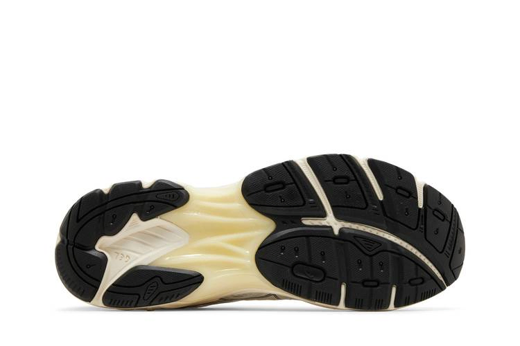 gt-2160-white-black-1203a275-104_03