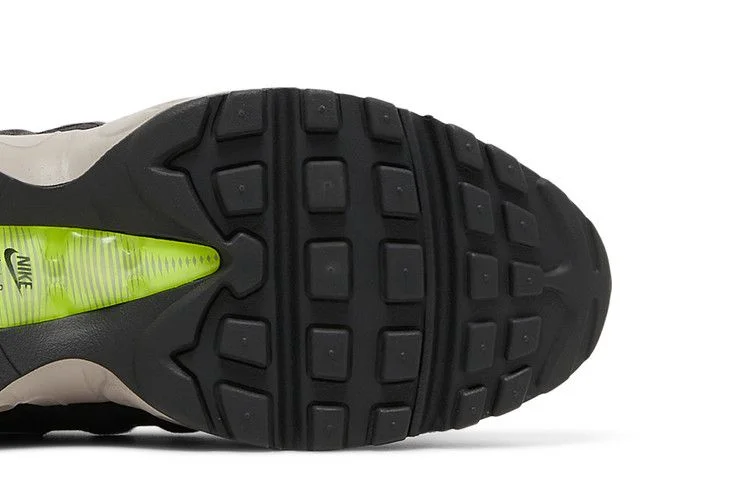 Кроссовки Nike Air Max 95 'Speed Lacing - Off Noir Volt'