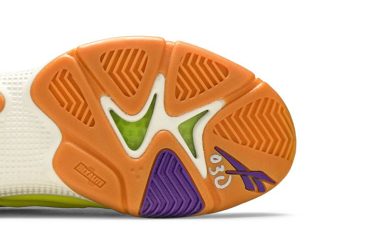 pump-court-hero-yellow-fv7901_04