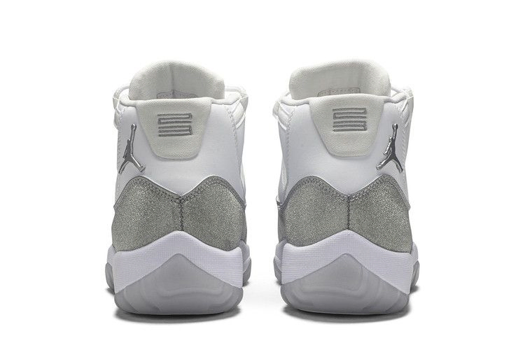 wmns-air-jordan-11-retro-vast-grey-ar0715-100_05